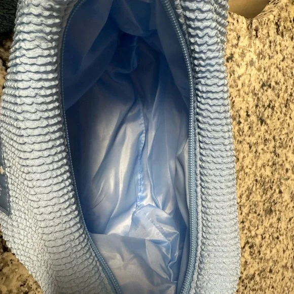 Kate Spade Make-up/accessory Textured Blue Bag - Picture 5 of 5